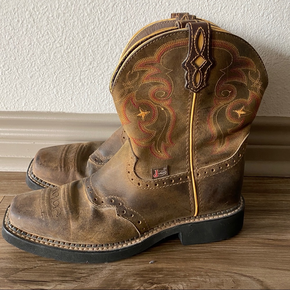 Justin Womens Brown Gypsy Square Toe Pull On Western Boots Size US 8B